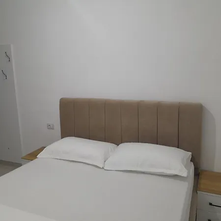 Apartment Vacation -